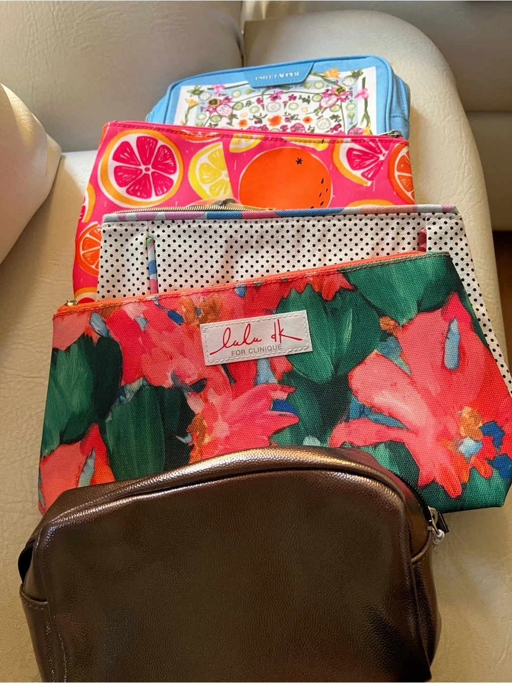 Multicolor cosmetic bags 5 pack!